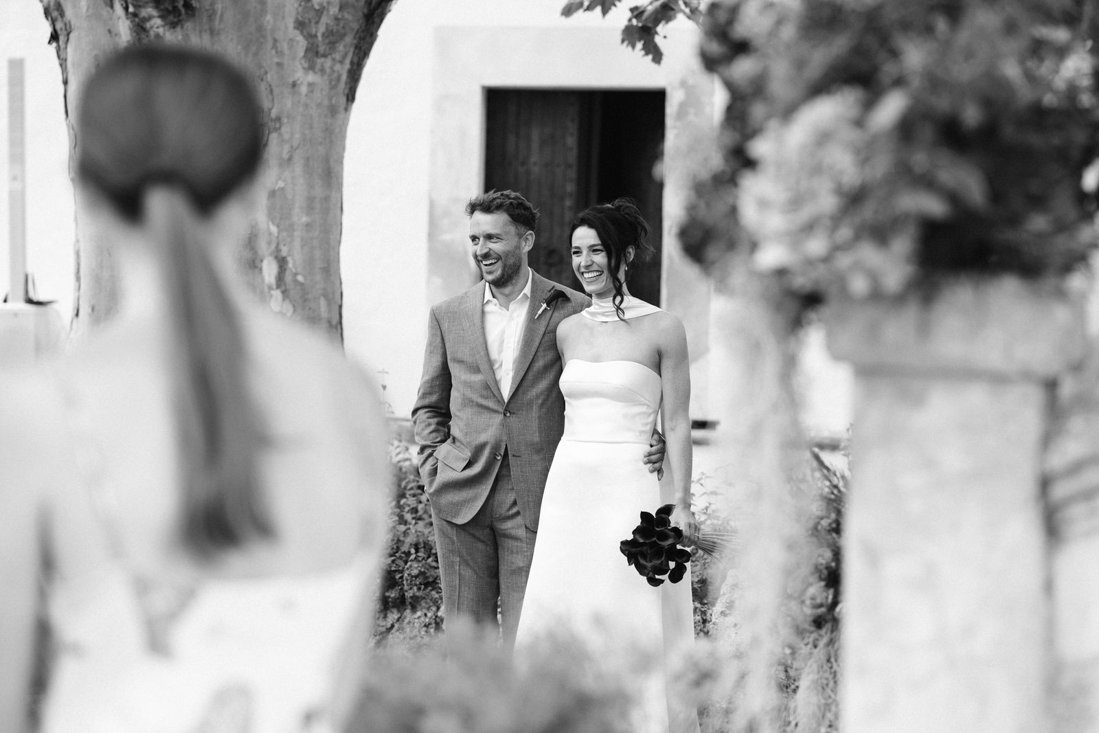 Wedding ceremony in the clastra at Jardines de Alfabia, Mallorca