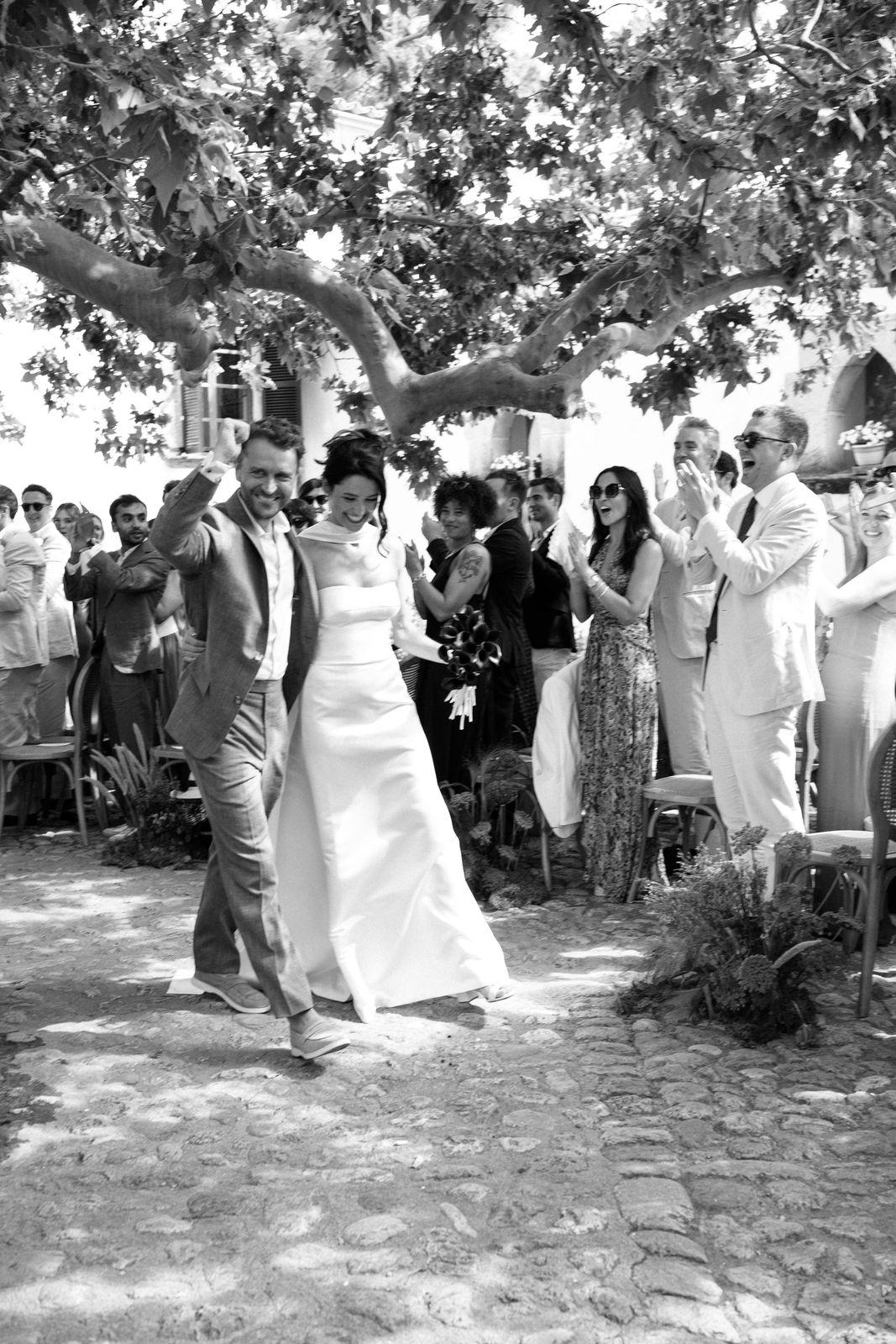 Wedding ceremony in the clastra at Jardines de Alfabia, Mallorca