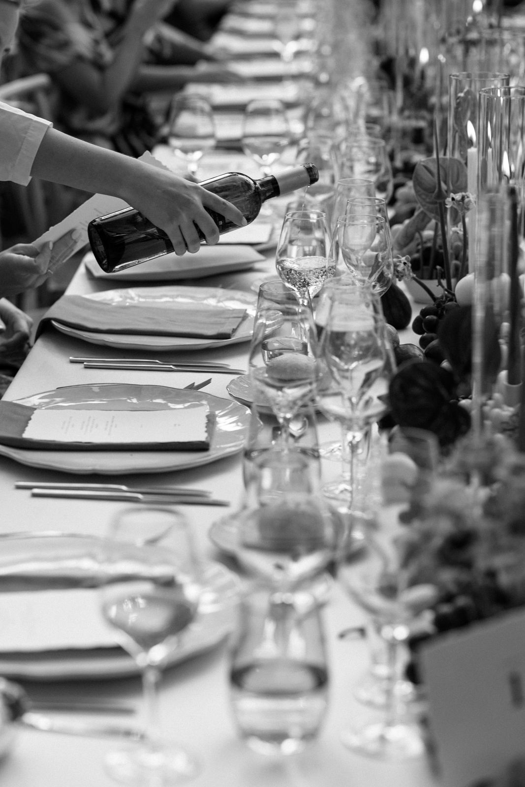 Long tables dressed with figs and peaches at Jardines de Alfabia, Mallorca