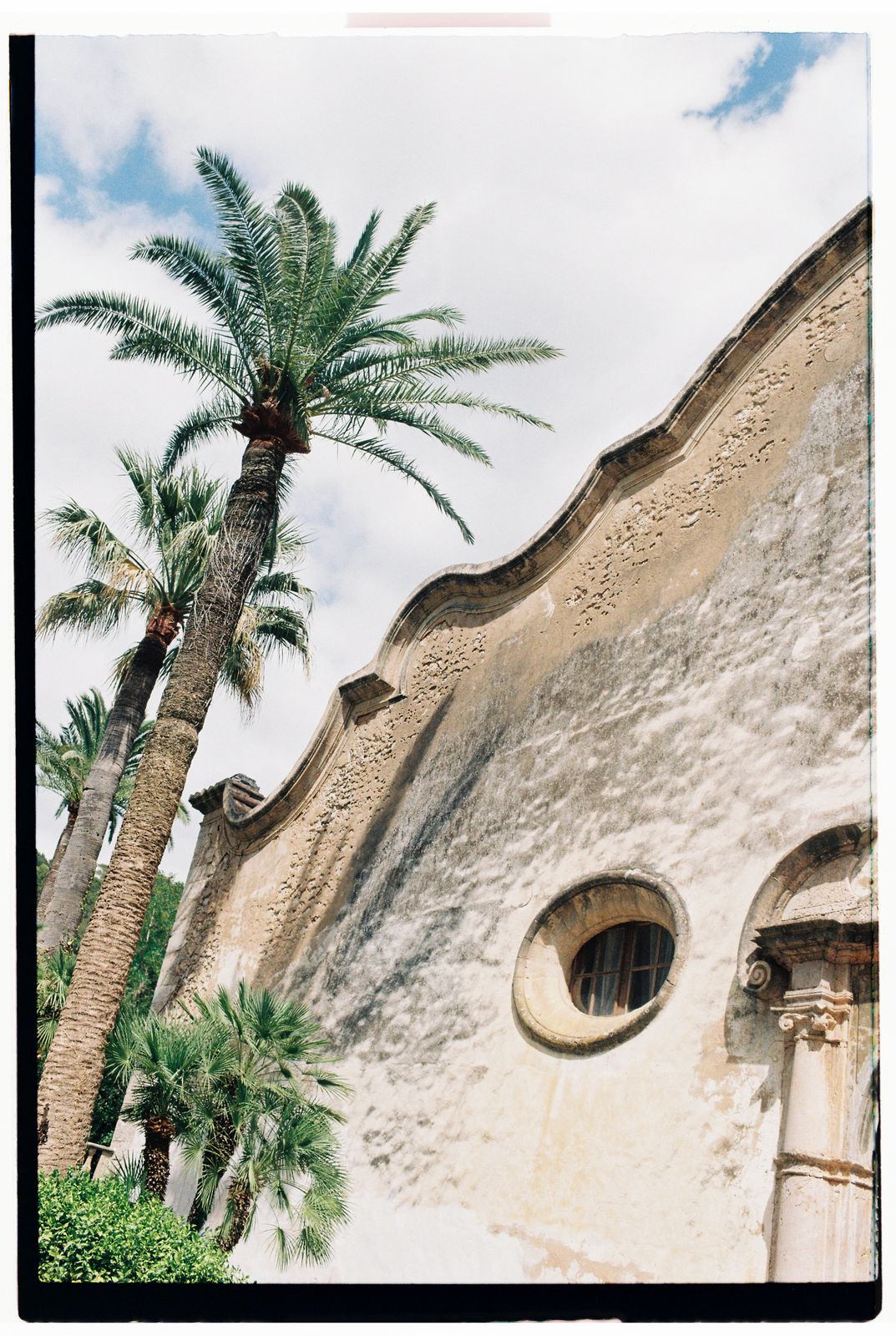 Wedding photograph on 35mm film at Jardines de Alfabia, Mallorca