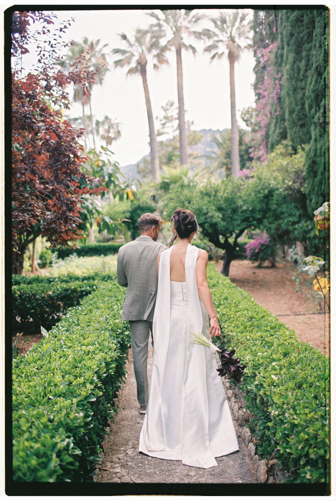 Wedding photograph on 35mm film at Jardines de Alfabia, Mallorca