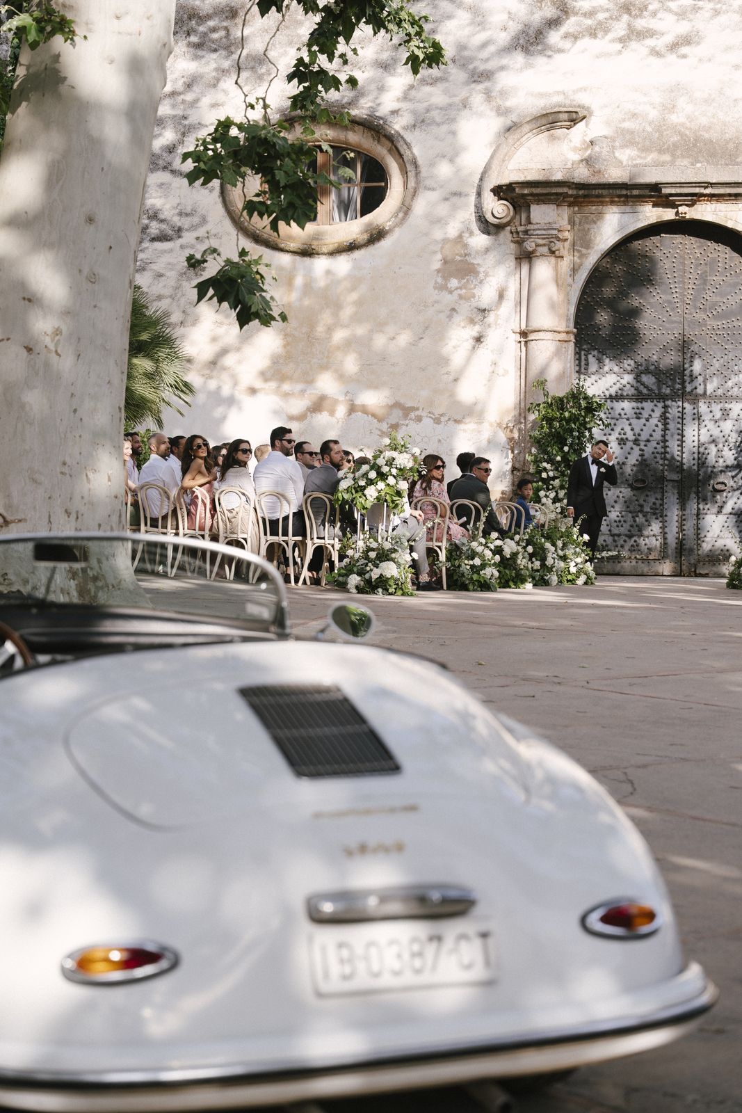 Documentary wedding photograph at Jardines de Alfabia, Mallorca