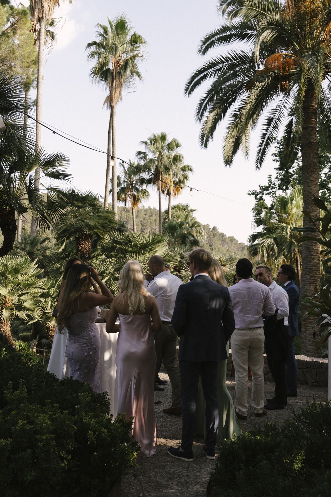 Documentary wedding photograph at Jardines de Alfabia, Mallorca