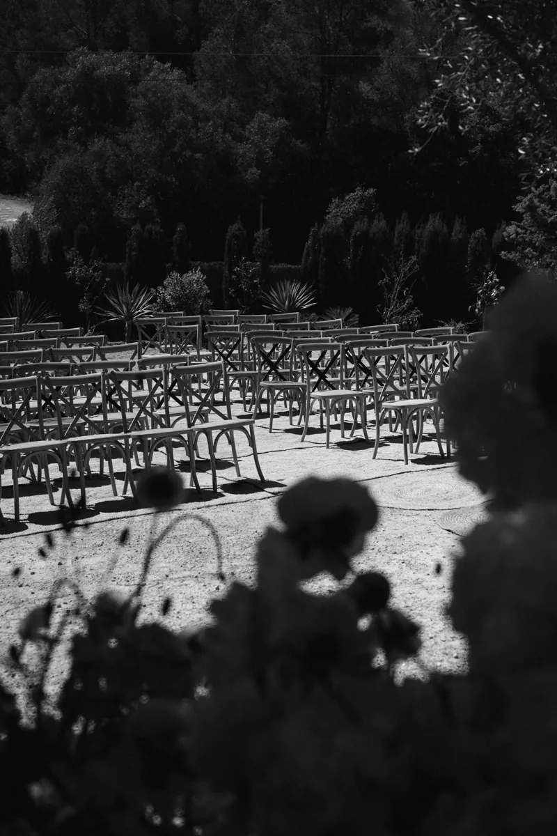 Empty ceremony chairs waiting under the trees, Lume & Co, Génova, Mallorca